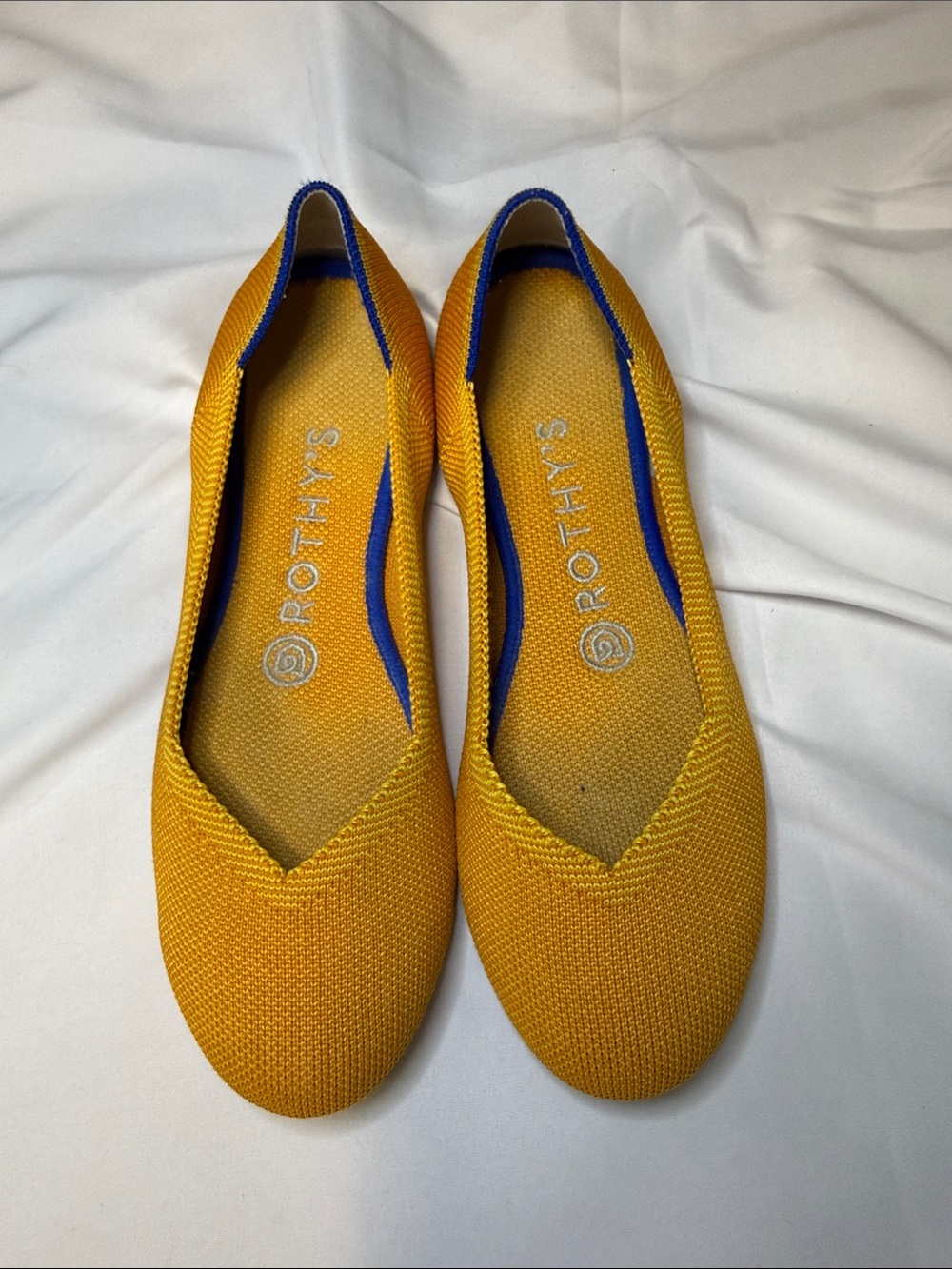 Rothy's Women's V‑Neck Flats in Yellow with Blue Trim 6.5